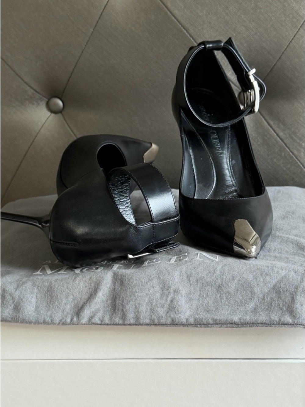 Alexander McQueen Black Pointed Toe Ankle-Strap Heels with Silver Toe Caps S:38 - Picture 6 of 7